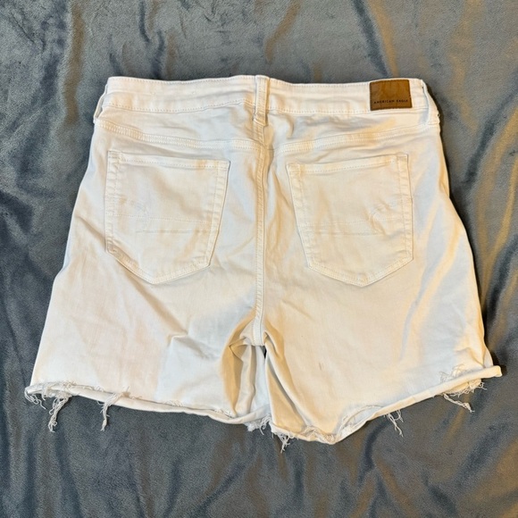 American Eagle Outfitters Cream Distressed Jean Shorts
#1067 - Picture 9 of 9